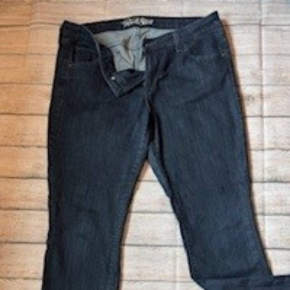 Dark wash bootcut old navy jean - Picture 6 of 6